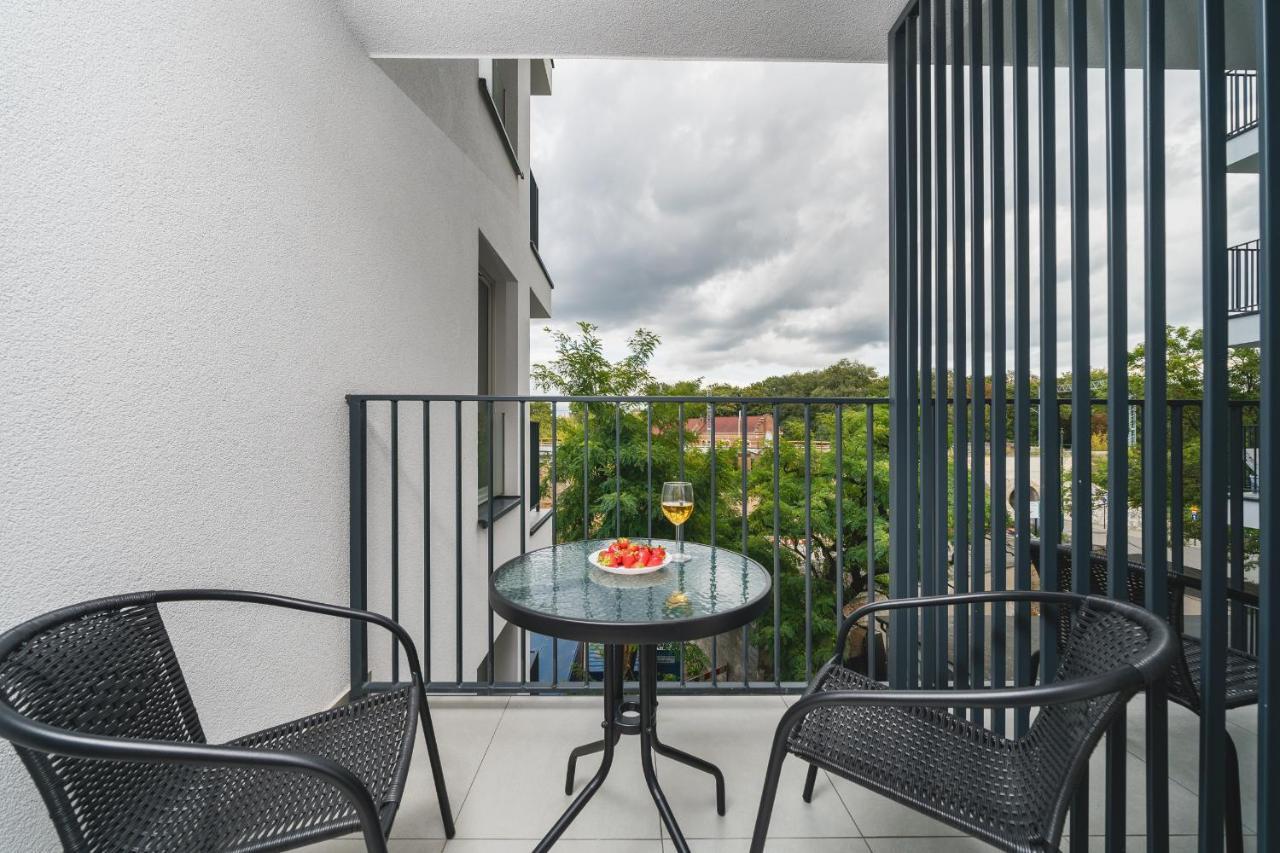 Sarah Apartments Old Town Краков Экстерьер фото
